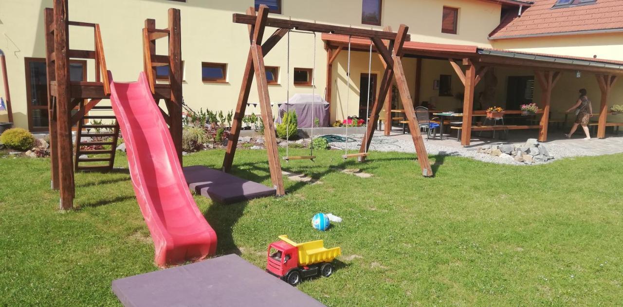 Penzion Kravin Bosilec Exteriör bild