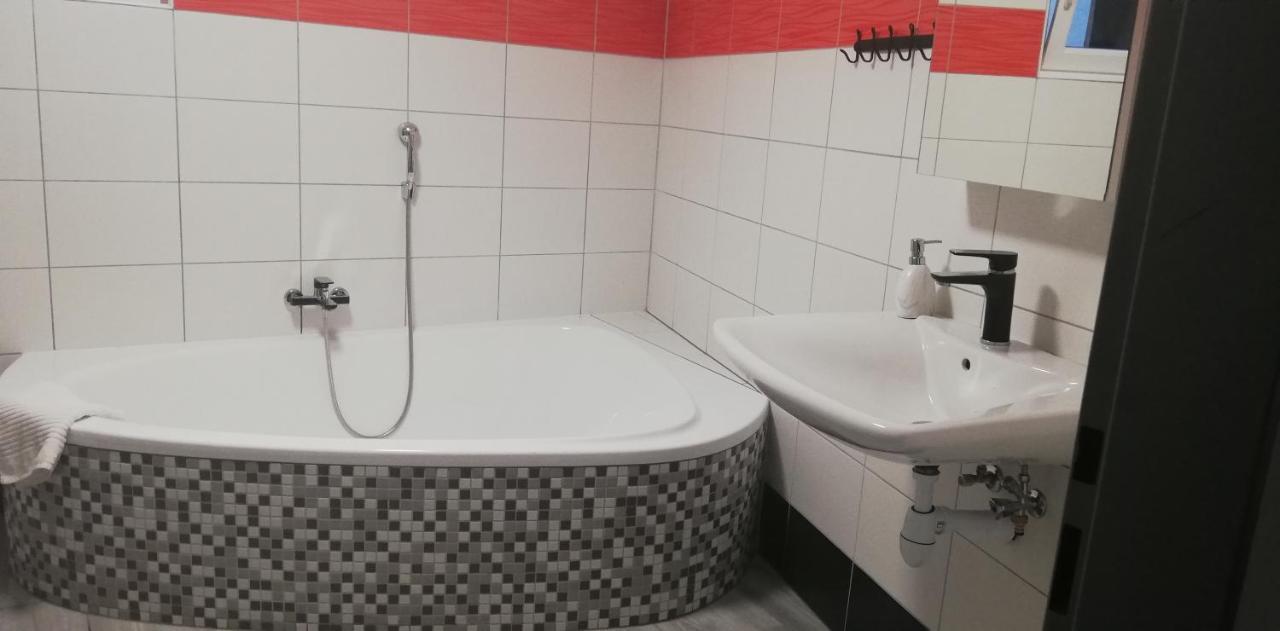 Penzion Kravin Bosilec Exteriör bild